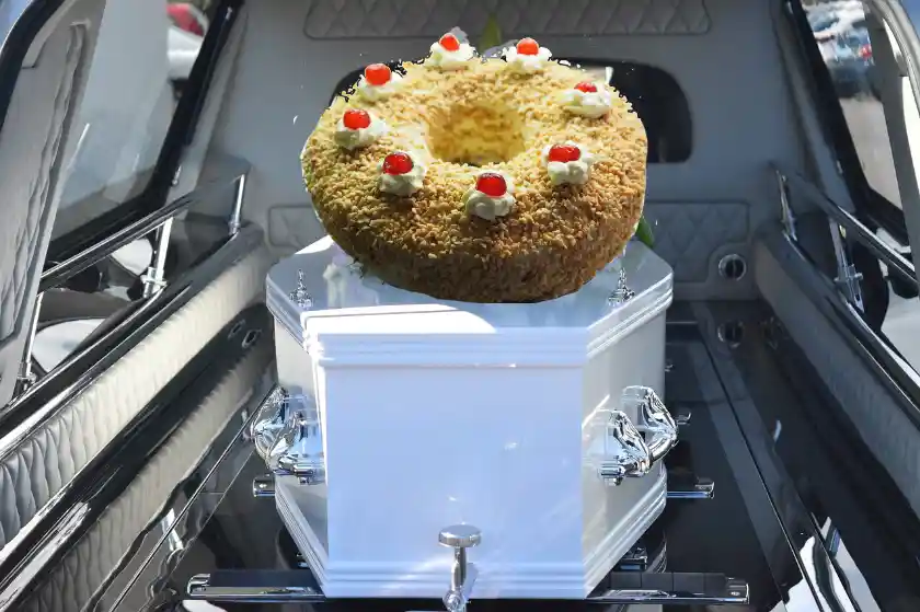 Wohin kommen die Blumen und Kränze, wenn kein Grab da ist?