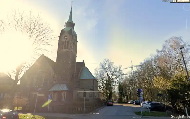 Bestatter kauft sich eigene Kirche